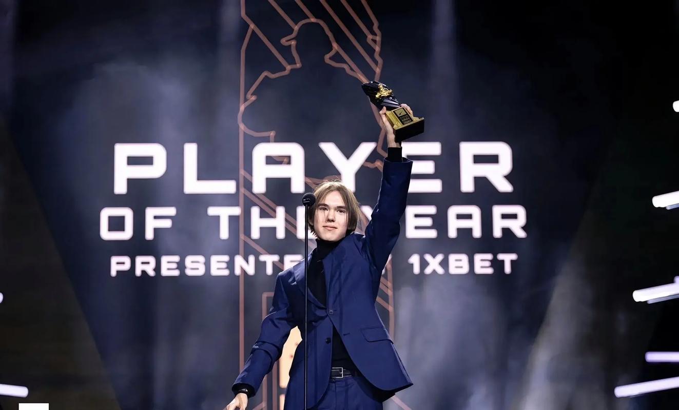 恭喜RW侠晋级2025王者荣耀世冠四分之一决赛！