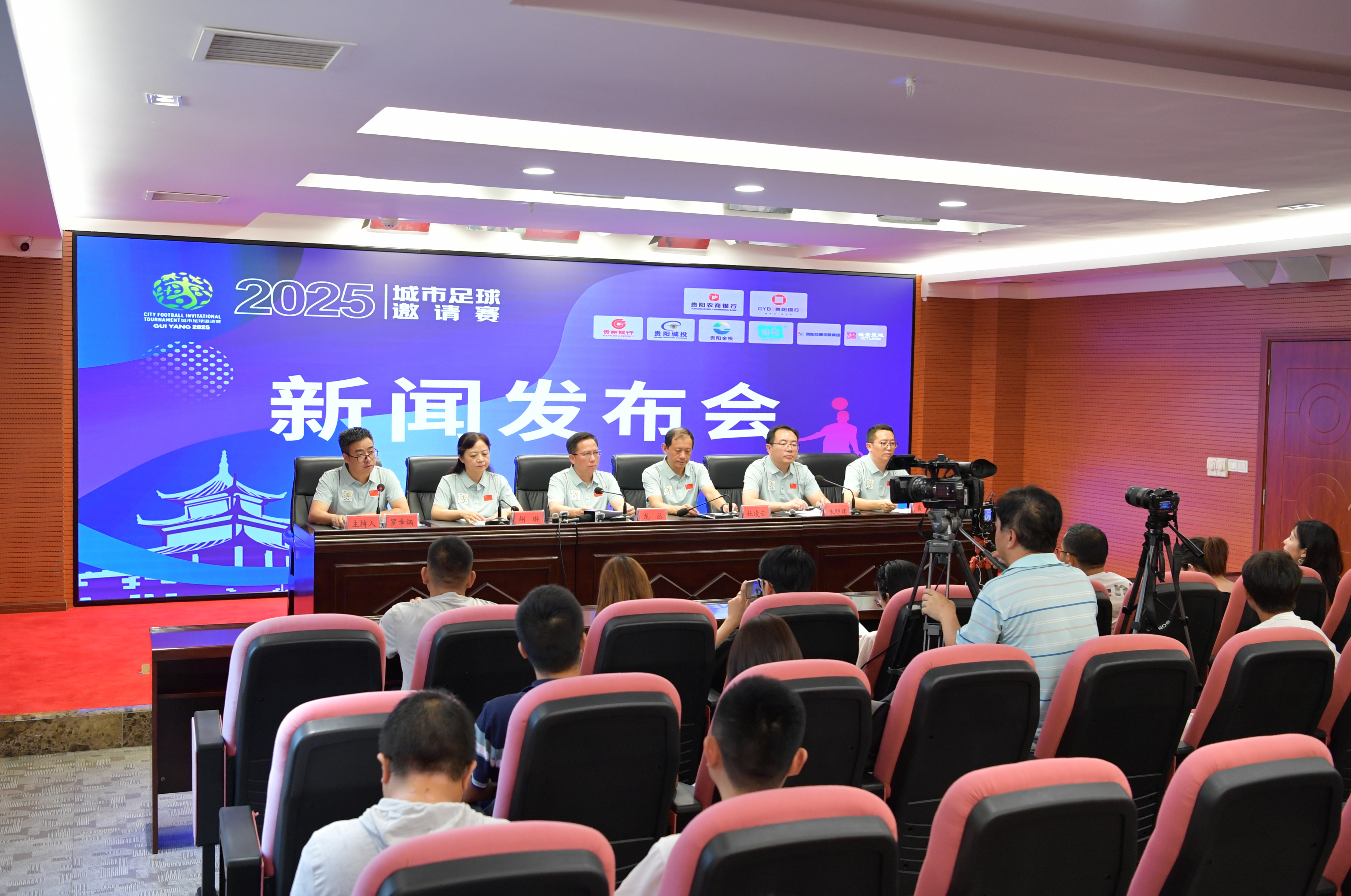Team WE 教练：队伍现在遇到一些困难 每个人都会有自己的困难